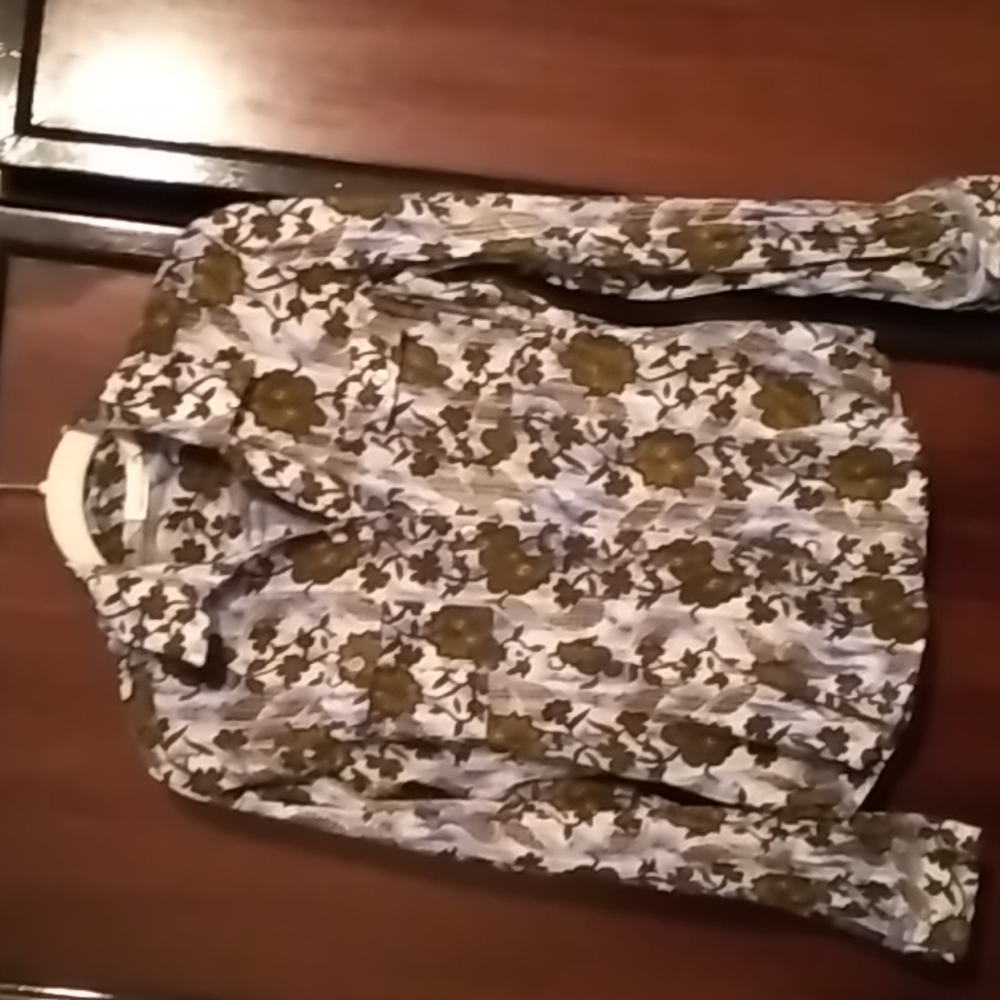 DKNY gorgeous shirt
